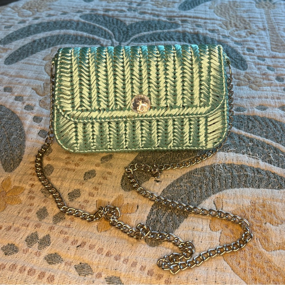 Elegant Mint Woven Crossbody Bag with Chain Strap